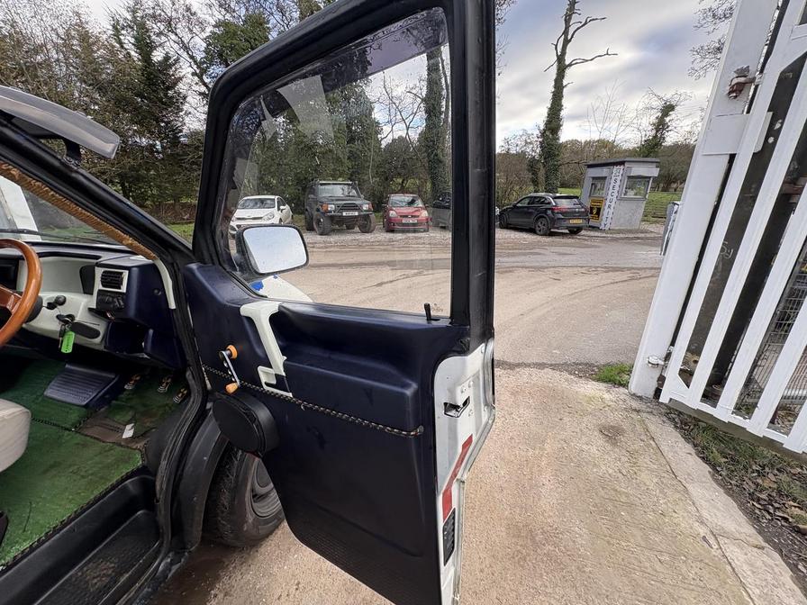 2001 Volkswagen Transporter – Model: Transporter TDI LWB – Y247PNV