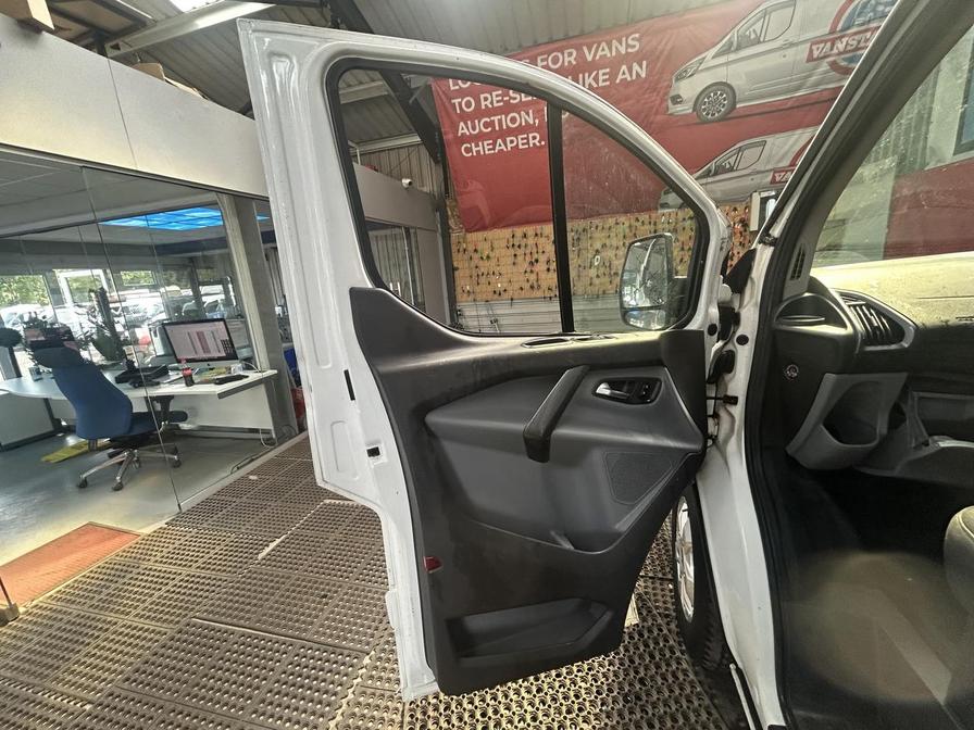 2017 Ford Transit Custom – Model: Transit Custom 290 Limited – CV67YHT