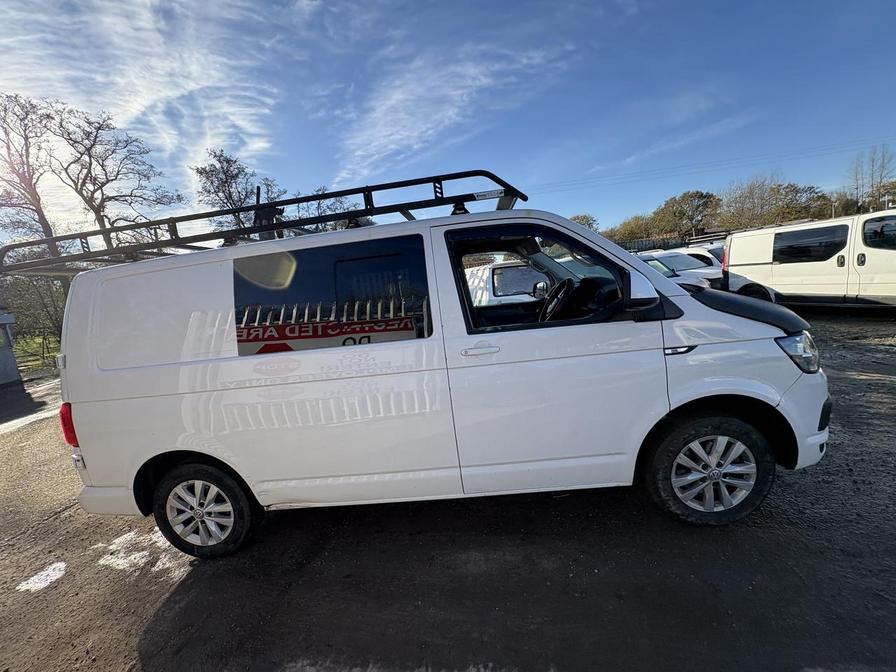 2018 Volkswagen Transporter – Model: Transporter T28 Highline TDI BlueMotion Technology – YS68HZV