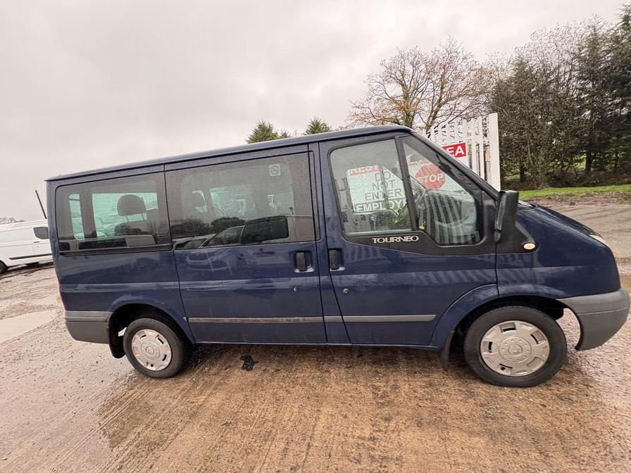 2010 Ford Transit – Model: Transit 140 T280 SWB Limited Touring – GY10XFF