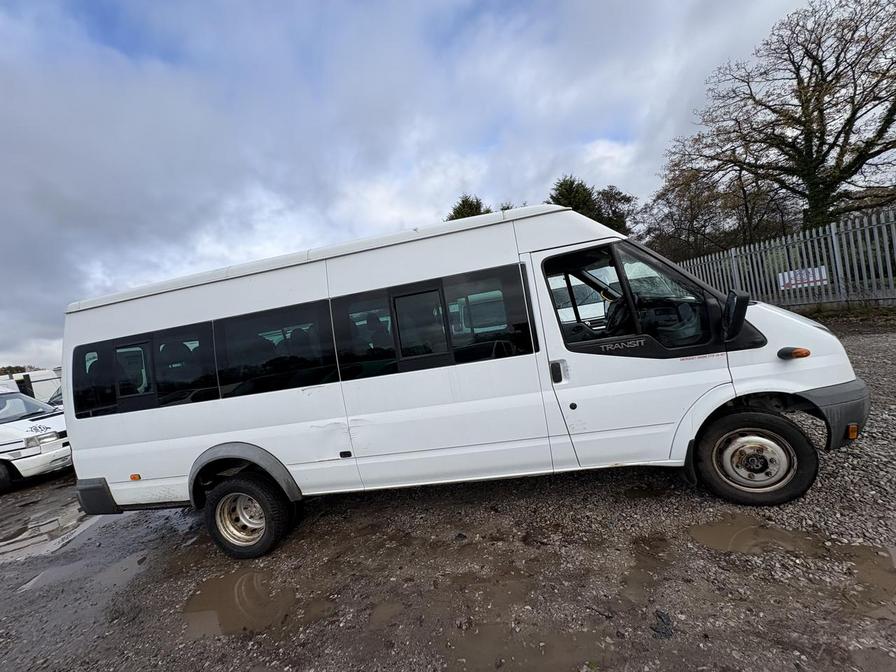 2007 Ford Transit – Model: Transit 100 17-Seat RWD – YT57YWN