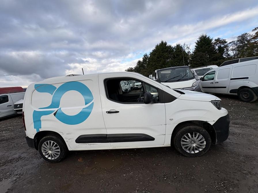 2020 Peugeot Partner – Model: Partner Professional L1 Blue HDi – CV20AMX