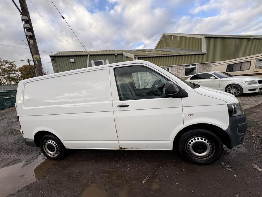 2012 Volkswagen Transporter – Model: Transporter T28 84 TDI SWB – RK62XJC