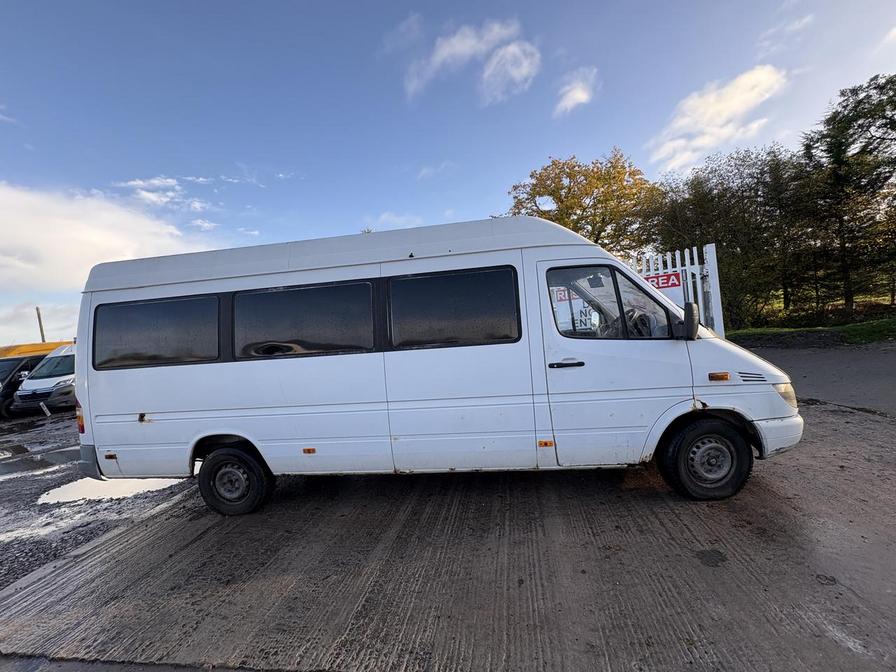 2001 Mercedes-Benz Sprinter – Model: Sprinter 311 CDI LWB – Y526URP