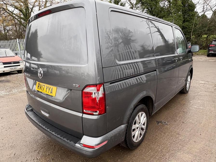 2017 Volkswagen Transporter – Model: Transporter T30 Highline TDI BlueMotion Technology Semi-Auto – RV17YYA