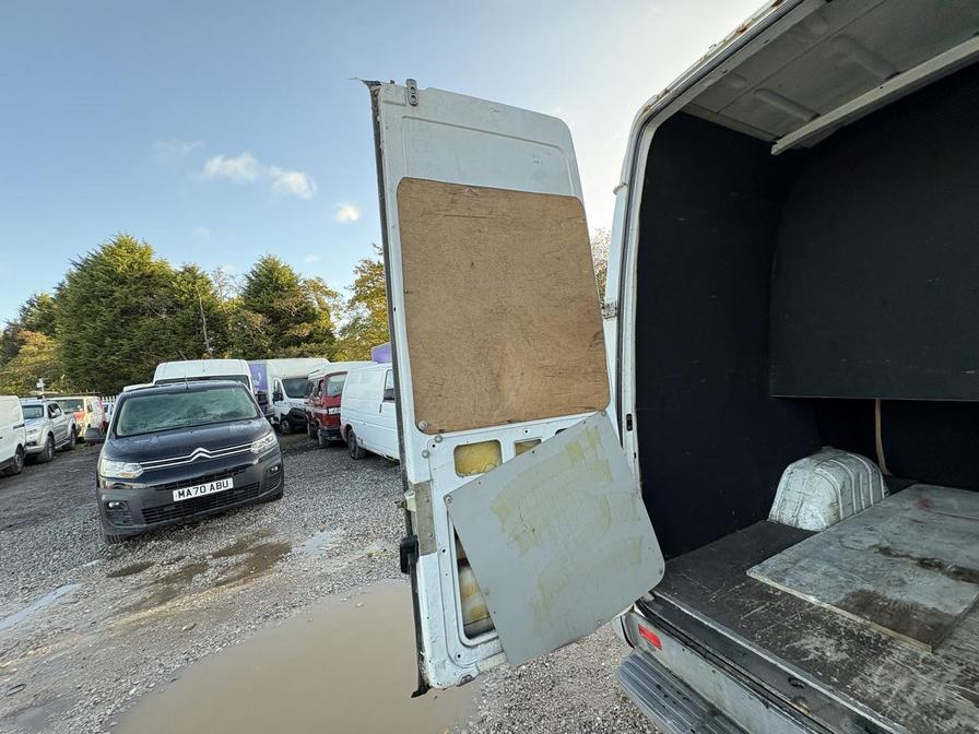 2001 Mercedes-Benz Sprinter – Model: Sprinter 311 CDI LWB – Y526URP