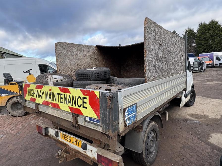 2006 Renault Master – Model: Master CCML35 dCi 100 MWB – FE56JHY