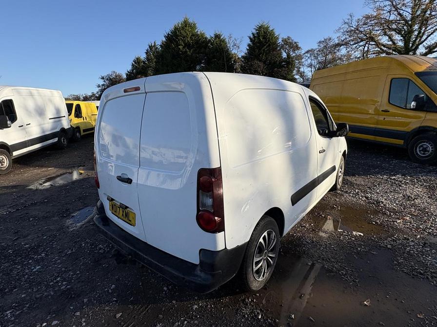 2017 Peugeot Partner – Model: Partner Professional L1 Blue HDi – WO17XML