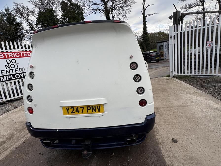 2001 Volkswagen Transporter – Model: Transporter TDI LWB – Y247PNV