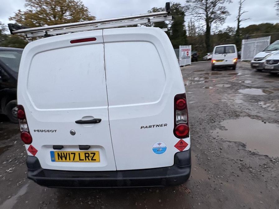 2017 Peugeot Partner – Model: Partner Professional L1 Blue HDi – NV17LRZ