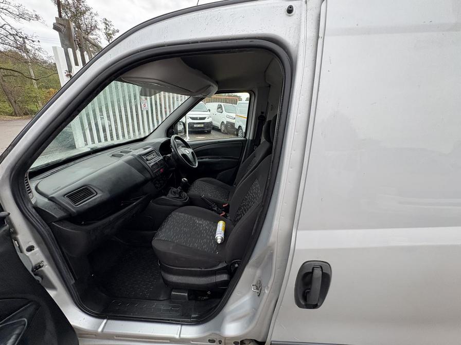 2014 Vauxhall Combo – Model: Combo 2000 L1H1 CDTi Sportive – CV14PSO