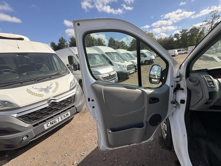 2011 Vauxhall Vivaro – Model: Vivaro 2700 CDTi 89 SWB – SG61KWF