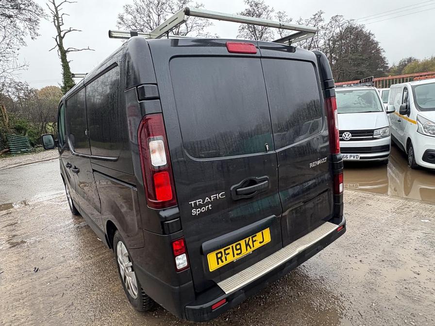 2019 Renault Trafic – Model: Trafic SL27 Sport Nav dCi – RF19KFJ