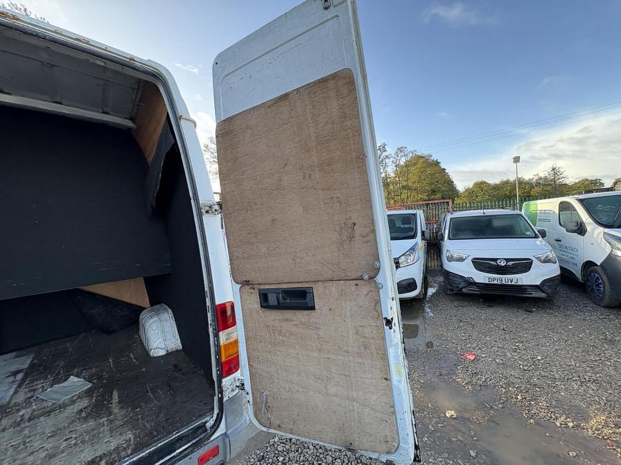 2001 Mercedes-Benz Sprinter – Model: Sprinter 311 CDI LWB – Y526URP