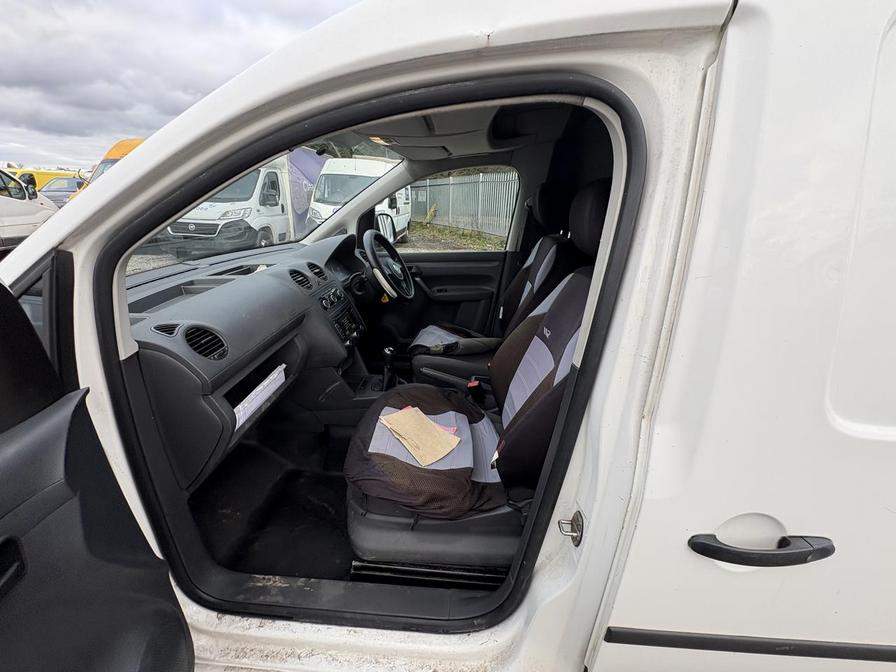 2014 Volkswagen Caddy MaxI – Model: Caddy Maxi C20 Startline TDI BlueMotion Technology – BN14FXE