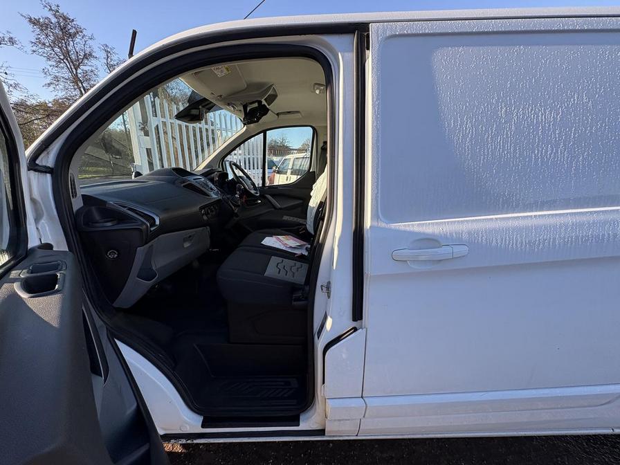 2017 Ford Transit Custom – Model: Transit Custom 270 Limited – HG17NTD