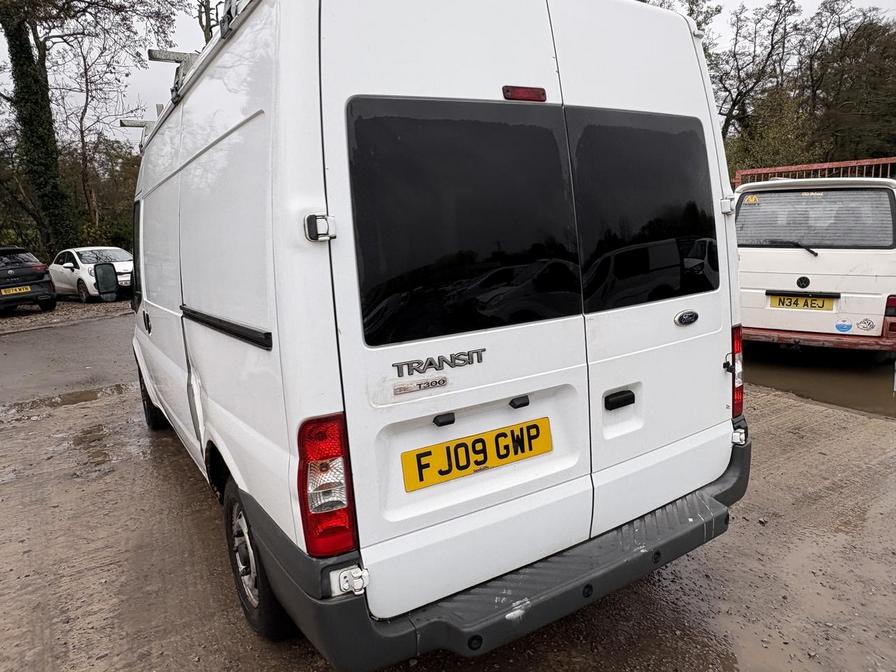 2009 Ford Transit – Model: Transit 115 T300 MWB FWD – FJ09GWP