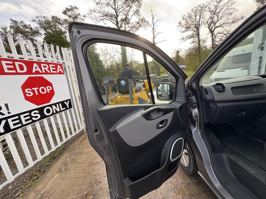 2018 Renault Trafic – Model: Trafic SL27 Sport Nav dCi – AK68COU
