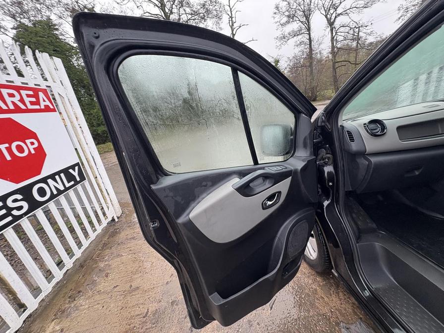 2019 Renault Trafic – Model: Trafic SL27 Sport Nav dCi – RF19KFJ