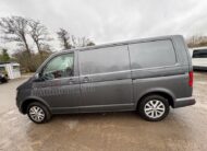 2017 Volkswagen Transporter – Model: Transporter T30 Highline TDI BlueMotion Technology Semi-Auto – RV17YYA