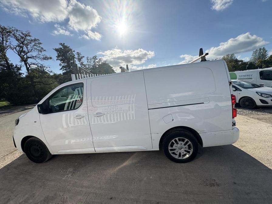 2020 Vauxhall Vivaro – Model: Vivaro 2900 Sportive S/S – YM69JWJ