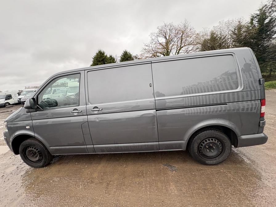 2013 Volkswagen Transporter – Model: Transporter T30 Trendline 140 TDI LWB – SG63KCJ