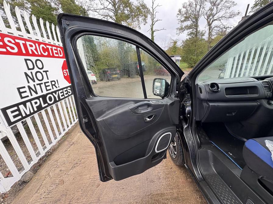 2016 Vauxhall Vivaro – Model: Vivaro  2700 Sportive CDTI – DY16OYC