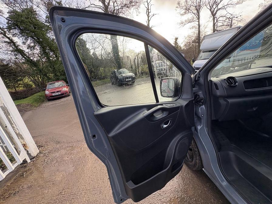 2021 Renault Trafic – Model: Trafic SL28 Black Edition Energy dCi – SA21UBE