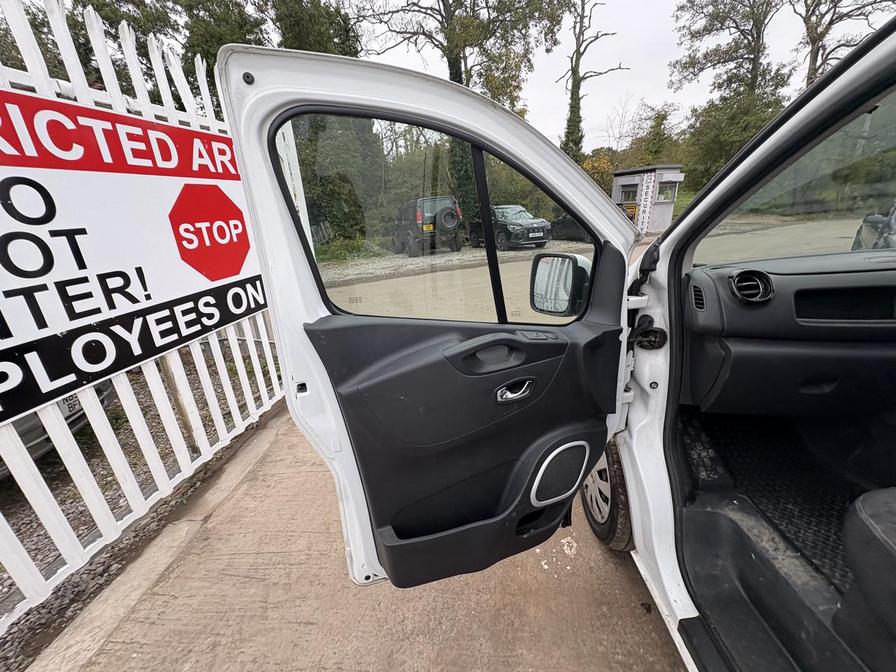 2017 Vauxhall Vivaro – Model: Vivaro  2900 Sportive CDTi – DY67VMG
