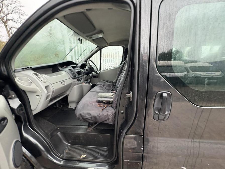 2013 Vauxhall Vivaro Combi – Model: Vivaro  2900 Combi CDTI SWB – DF13ZXE