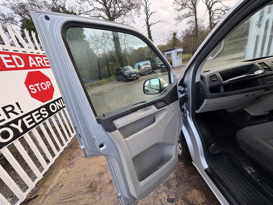 2016 Volkswagen Transporter – Model: Transporter T30 Trendline TDI BlueMotion Technology – GX66PVD