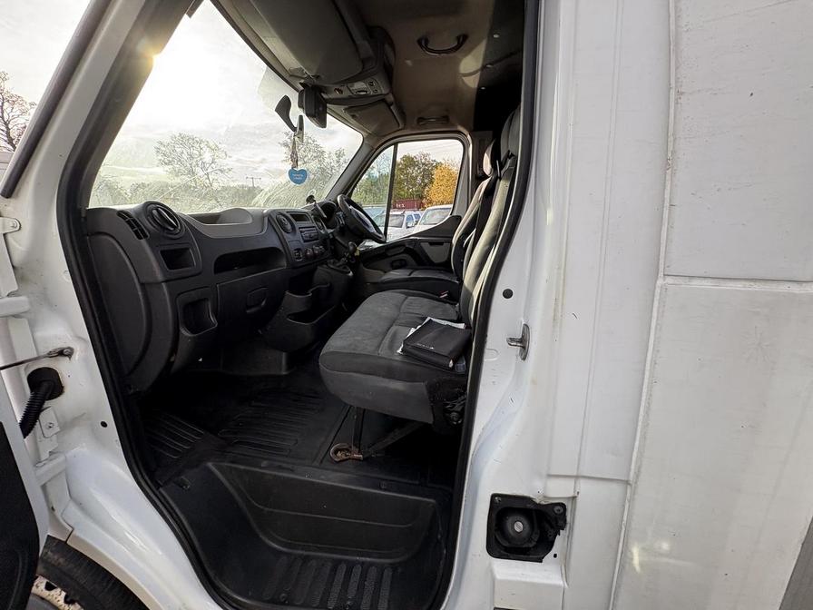 2012 Renault Master – Model: Master LL35 DCI 125 – PX12ONK
