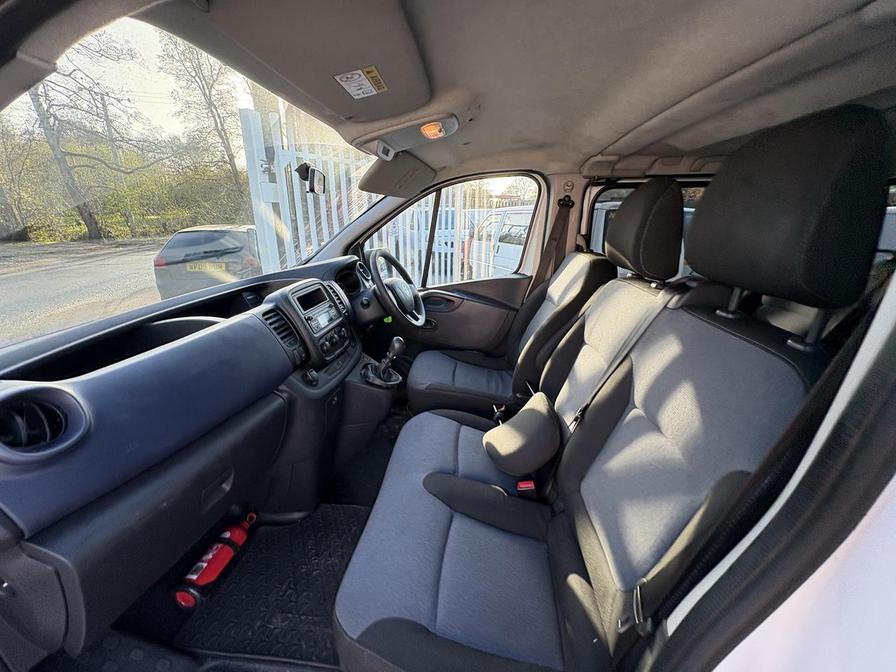 2016 Vauxhall Vivaro Combi – Model: Vivaro  Combi CDTi S/S – DY16BHP