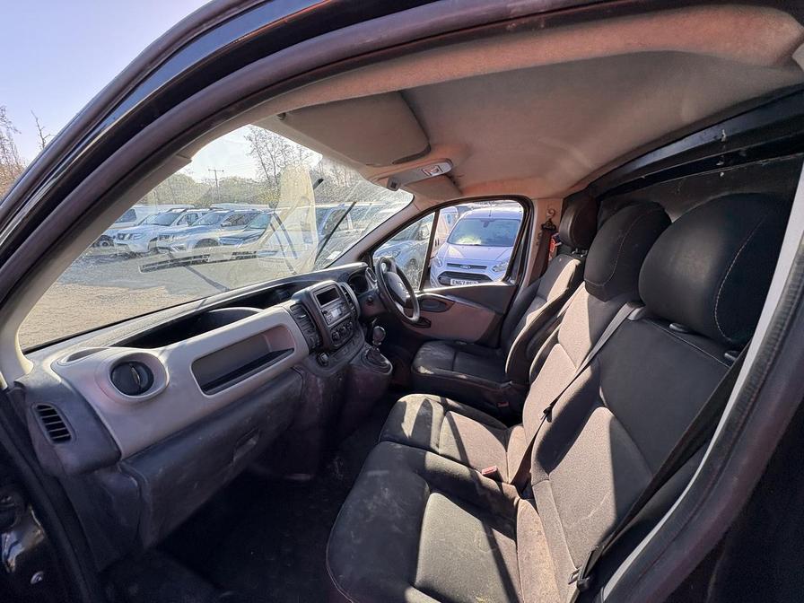 2015 Renault Trafic – Model: Trafic LL29 Business+ dCi – LC65WOV