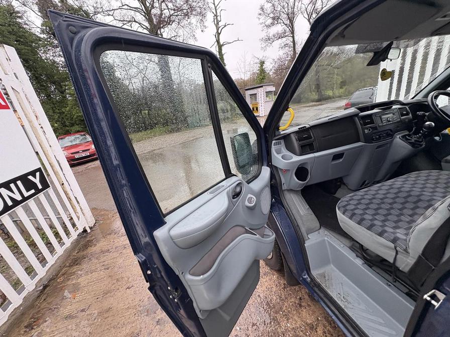 2010 Ford Transit – Model: Transit 140 T280 SWB Limited Touring – GY10XFF