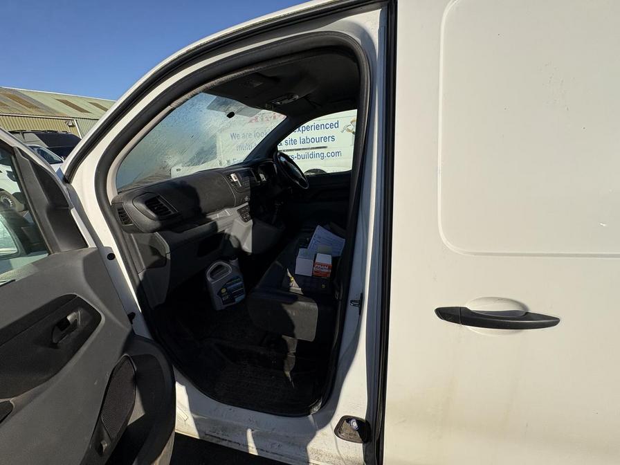 2021 Vauxhall Vivaro – Model: Vivaro 2700 Edition S/S – YC71HKW