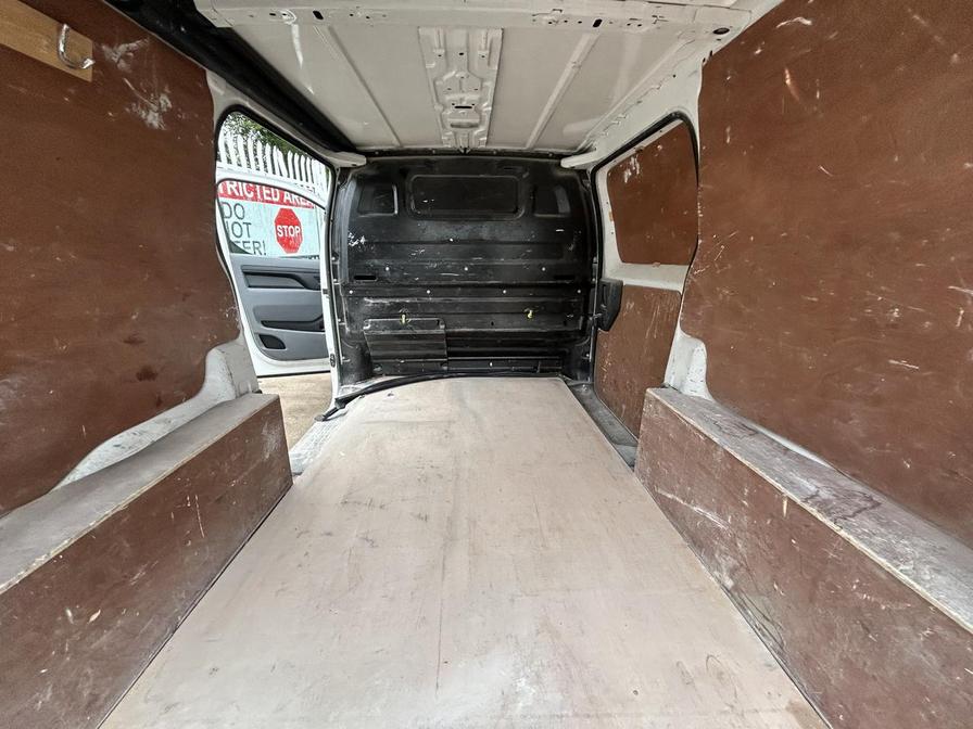 2018 Peugeot Expert – Model: Expert Professional Standard Blue HDi – MF18CZG