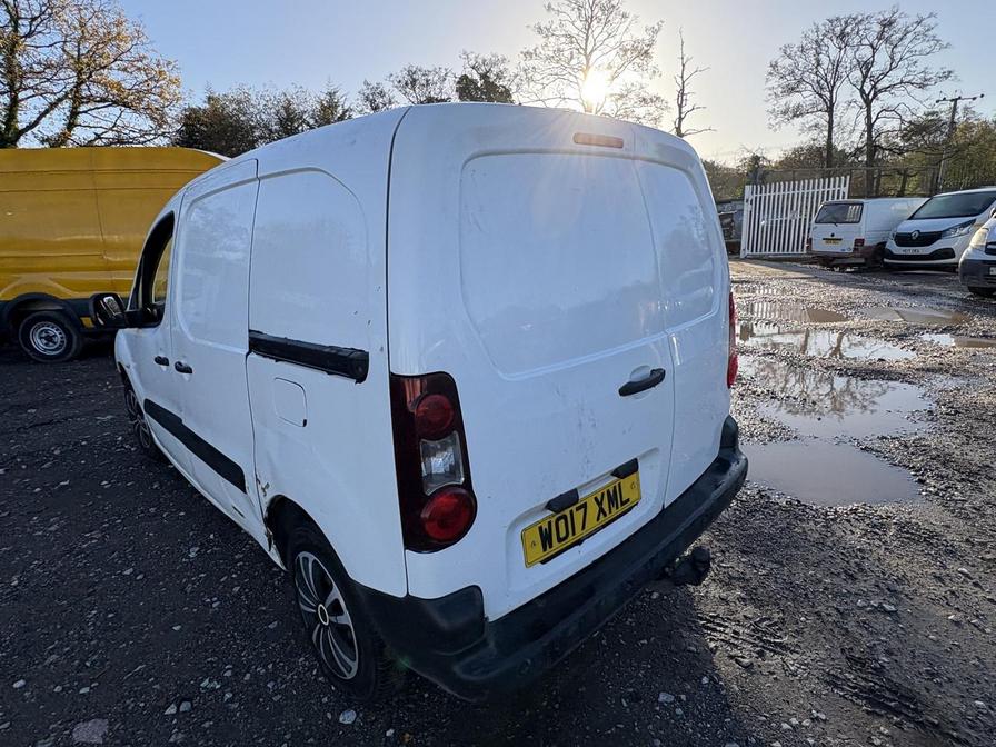 2017 Peugeot Partner – Model: Partner Professional L1 Blue HDi – WO17XML