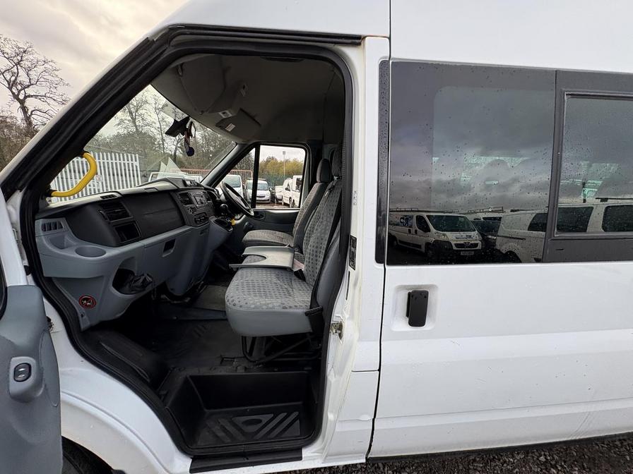2007 Ford Transit – Model: Transit 100 17-Seat RWD – YT57YWN
