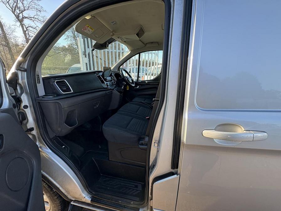 2018 Ford Transit Custom – Model: Transit Custom 300 Limited – WN68LNK