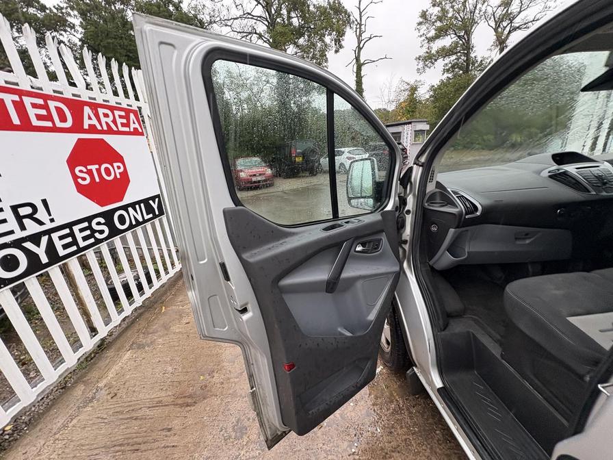 2017 Ford Transit Custom – Model: Transit Custom 290 Limited – WT17ACF