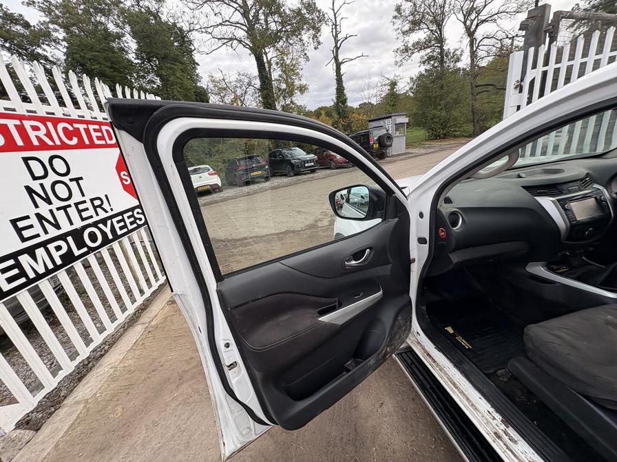 2017 Nissan Navara – Model: Navara N-Connecta dCi – SK17NXY