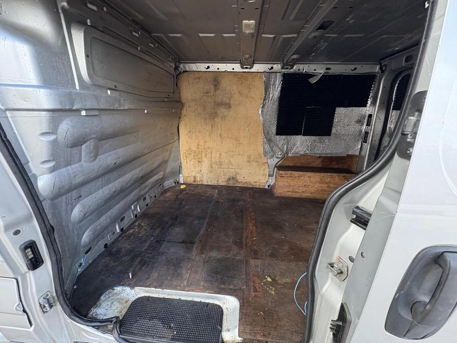 2011 Vauxhall Vivaro – Model: Vivaro 2700 CDTi 113 SWB – FG61YSY