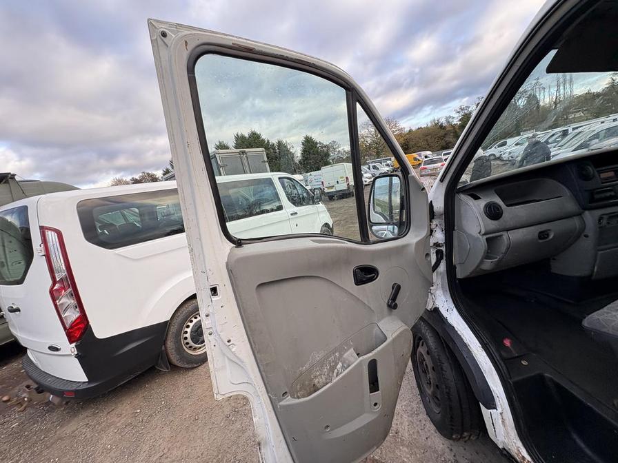 2006 Renault Master – Model: Master CCML35 dCi 100 MWB – FE56JHY