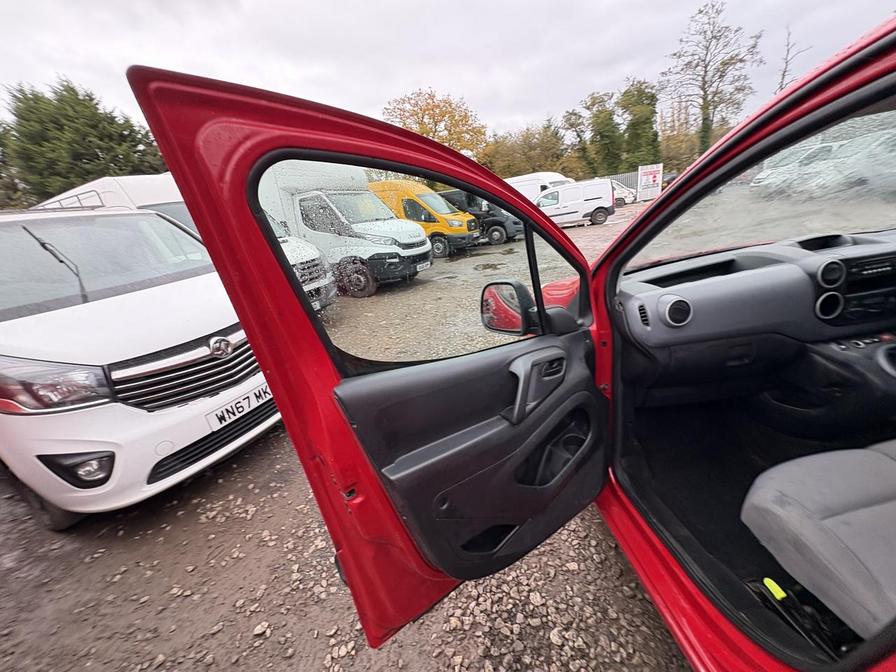 2015 Citroen Berlingo – Model: Berlingo 625 XTR+ HDi – EY65LDJ