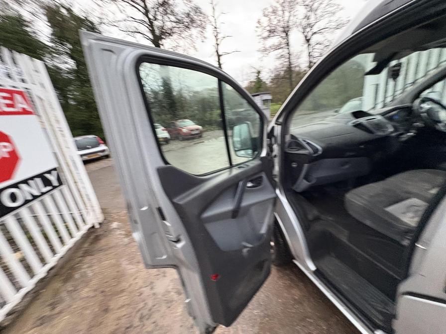 2014 Ford Transit Custom – Model: Transit Custom 270 Limited E-Tech – VE63PPZ