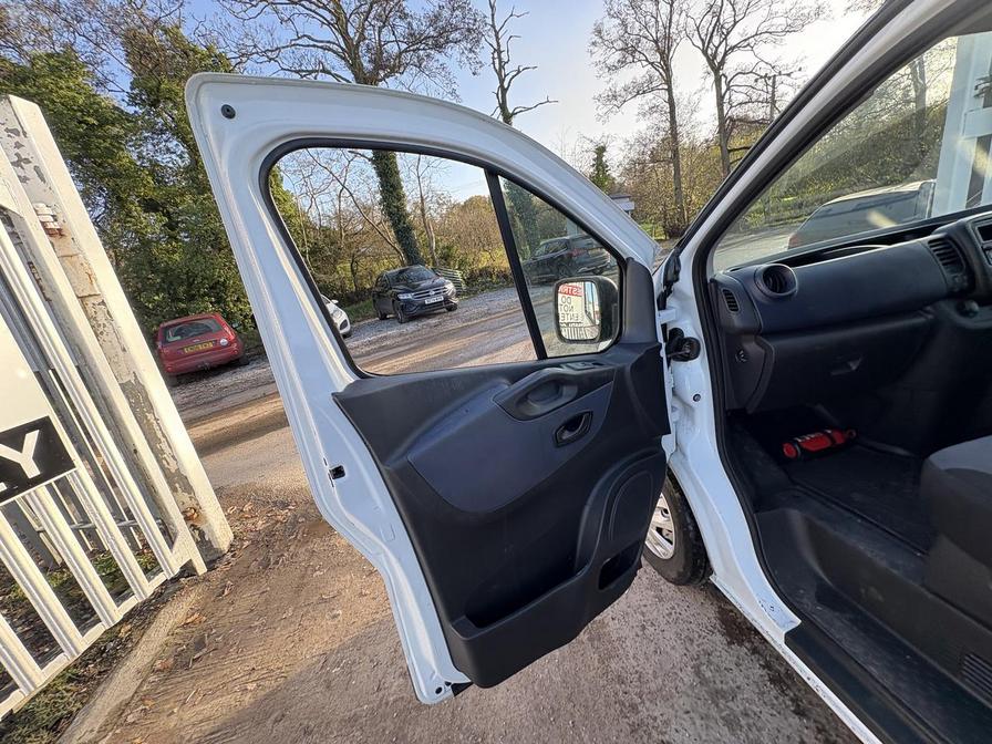 2016 Vauxhall Vivaro Combi – Model: Vivaro  Combi CDTi S/S – DY16BHP