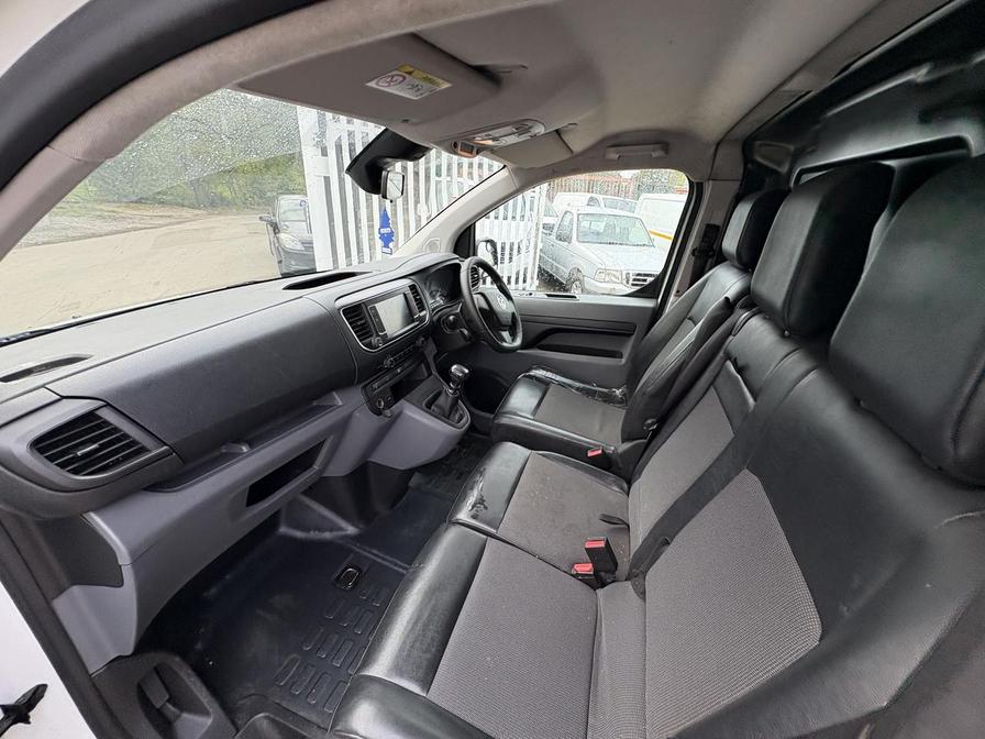 2019 Vauxhall Vivaro – Model: Vivaro 2900 Sportive S/S – DY69EKT