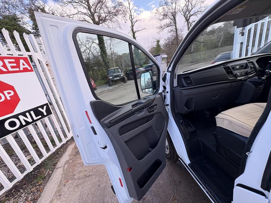 2018 Ford Transit Custom – Model: Transit Custom 320 Base – LD18VRJ