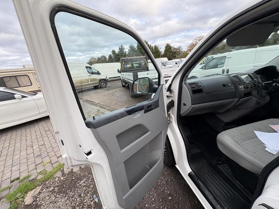 2012 Volkswagen Transporter – Model: Transporter T28 84 TDI SWB – RK62XJC